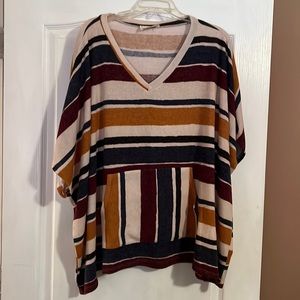 🌞3/$25  Dress up oversized sweater